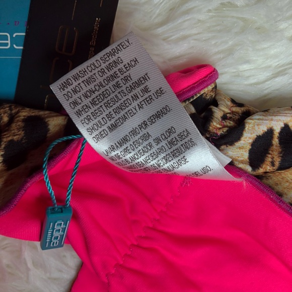 🐆💓🔥Dolce Leopard Print and Hot Pink Bikini Bottom with gold accent size M NWT🔥💓🐆 - Picture 15 of 16